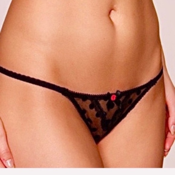 L'Agent Agent Provocateur Balconette Bra & Thong. L'Agent Agent Provocateur Gold - Picture 10 of 16